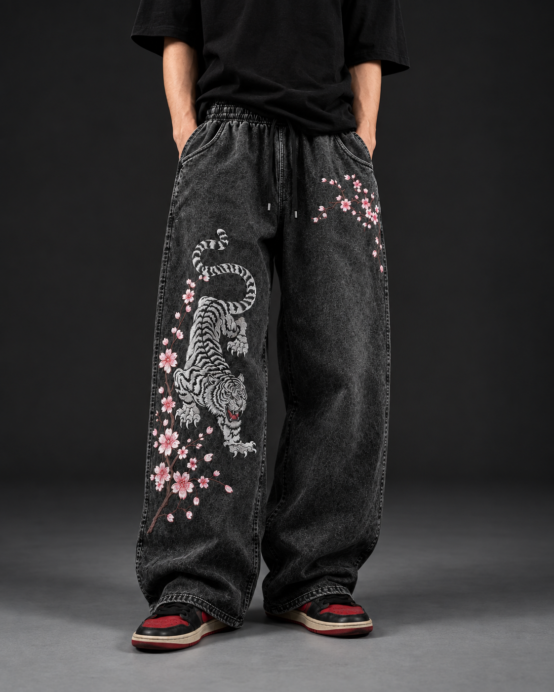 King Of The Beasts Sweatpants (Black)